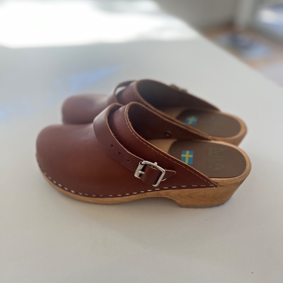 MIA Like New Alma Women’s Leather Slip On Buckle Clogs Size 38 - Picture 7 of 9